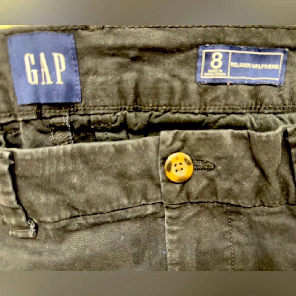 EUC‎ GAP Women's Green Casual Shorts Size 8